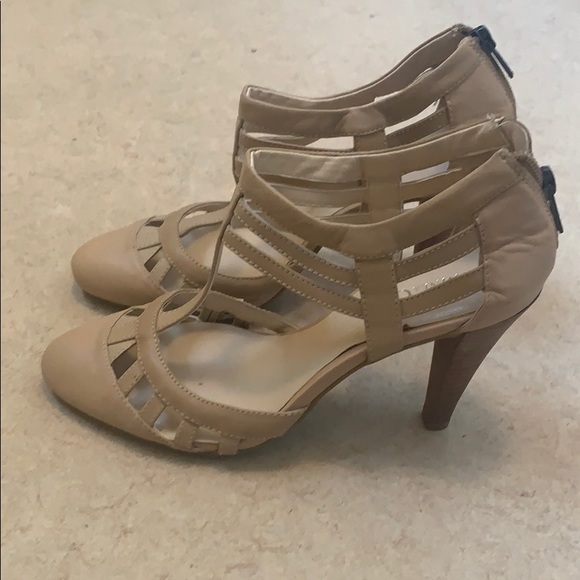 New heels - Picture 2 of 4